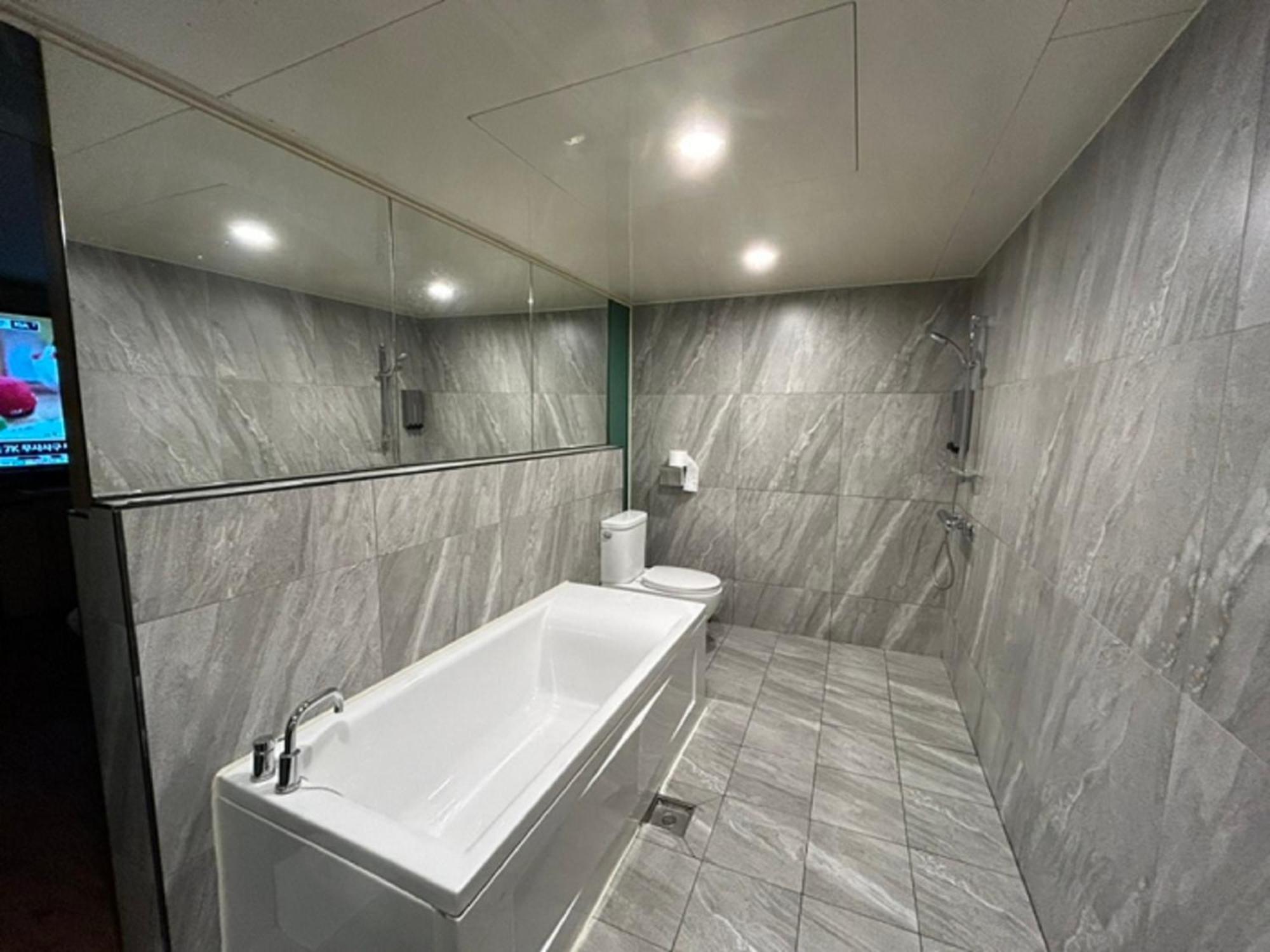Bulgwang 3S Hotel Seoul Bagian luar foto